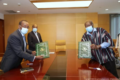 The Horn Economic and Social Policy Institute (HESPI) signed MoU with the African Union Commission (AUC)